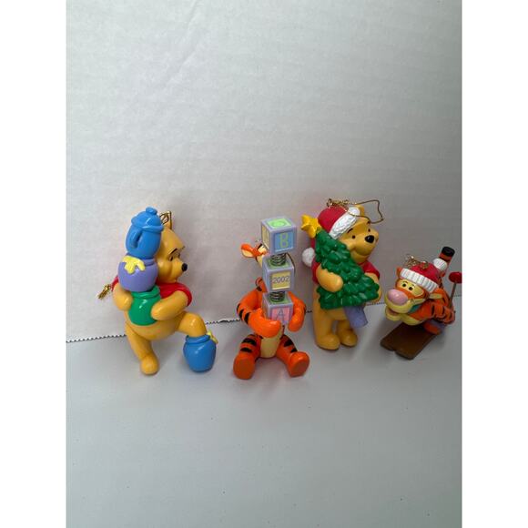 4 Winnie the Pooh ornaments size 2.5in-3in - Picture 2 of 3
